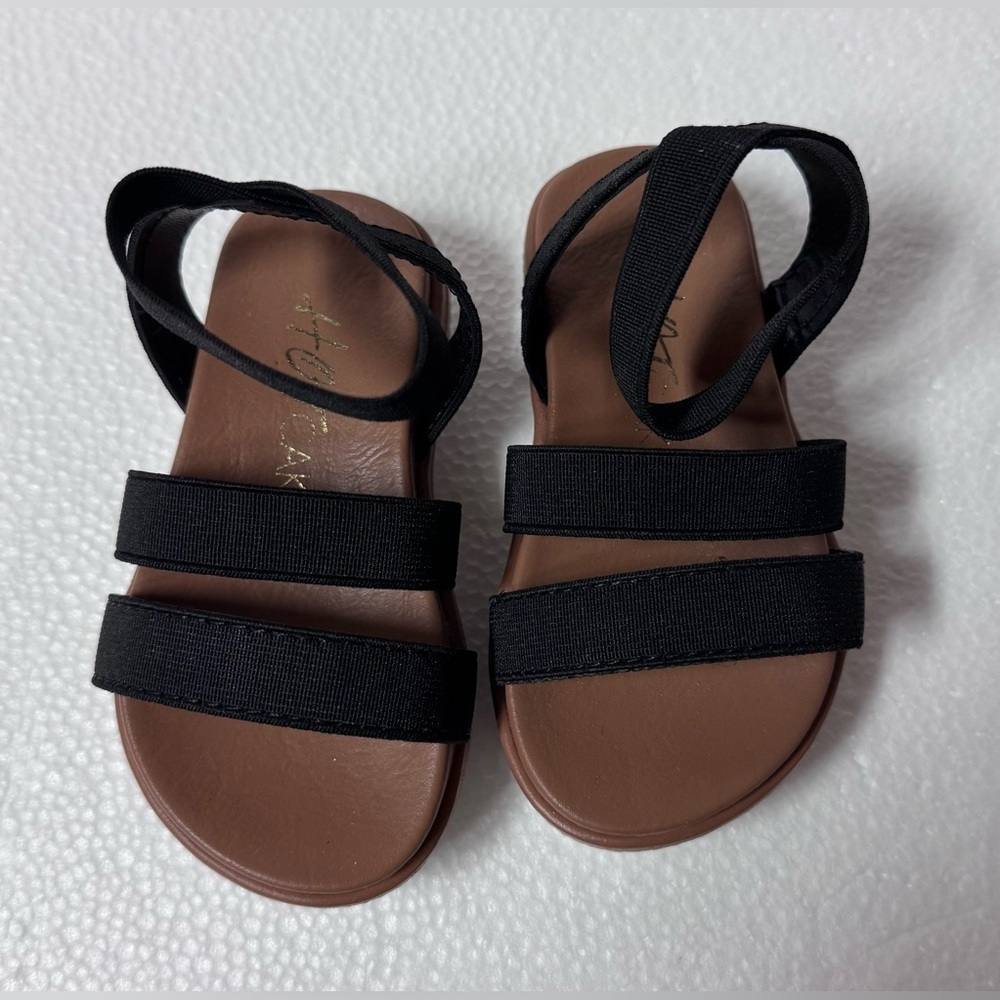 Hot Cakes Black Strappy Elastic Sandals with Brown Footbed Size 4 Toddler Girls